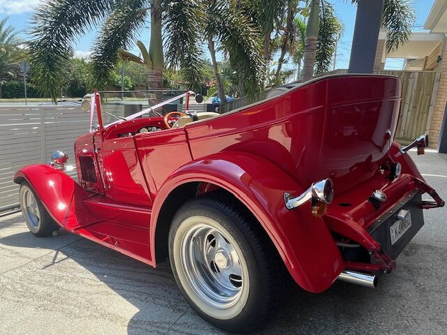 Bonnie chauffeur-driven classic vehicle detail